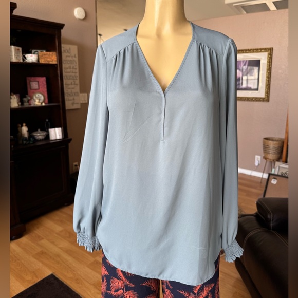 Pleione grayish/blue long sleeve Vneck blouse-size M - Picture 4 of 9